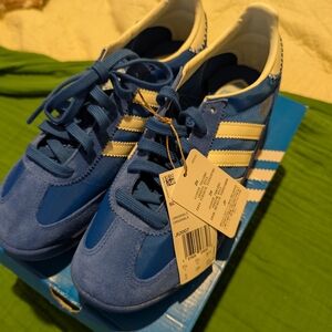 Adidas Men's Blue and White Sneakers